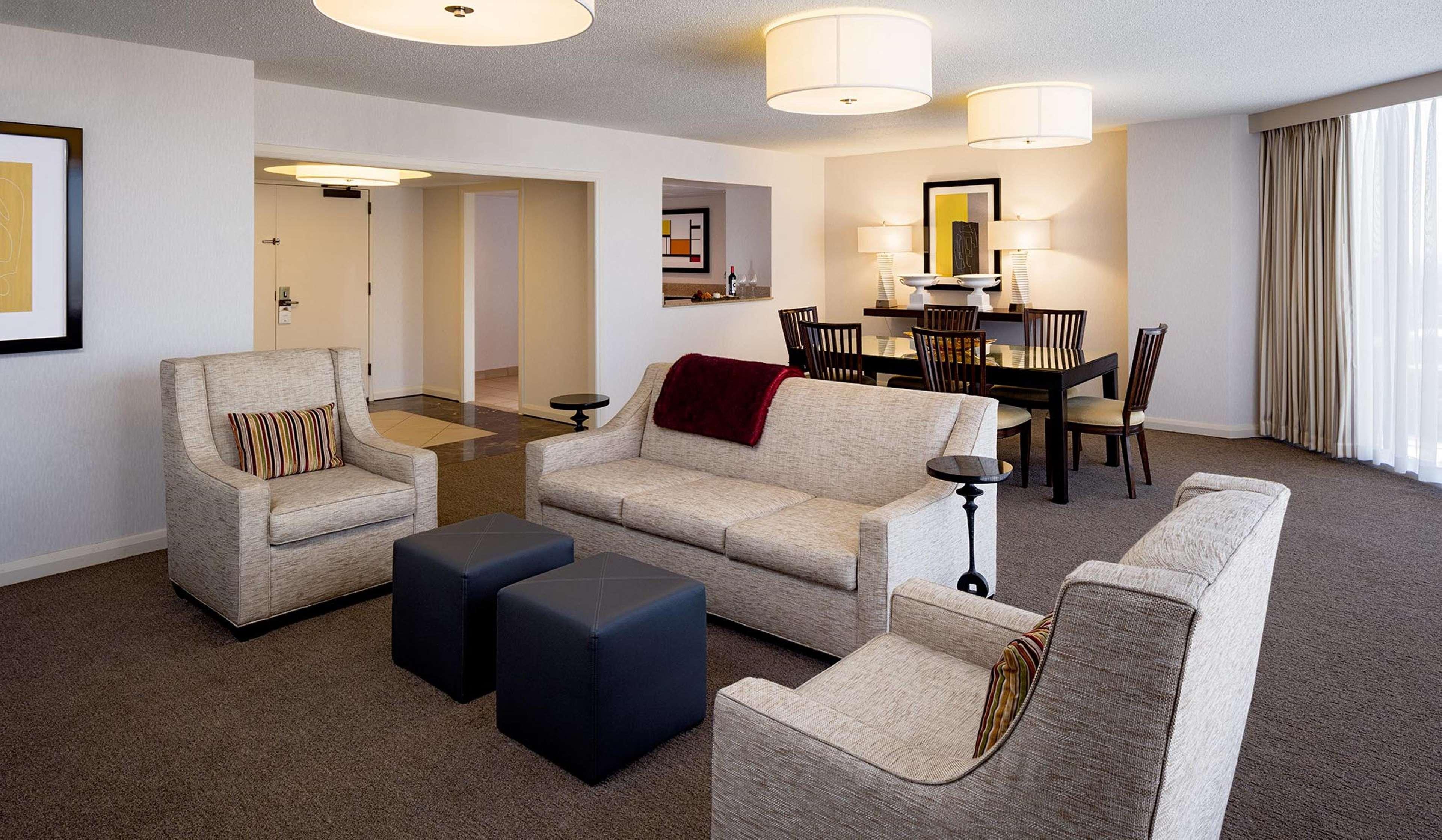 Doubletree By Hilton Hotel Houston Greenway Plaza Eksteriør bilde