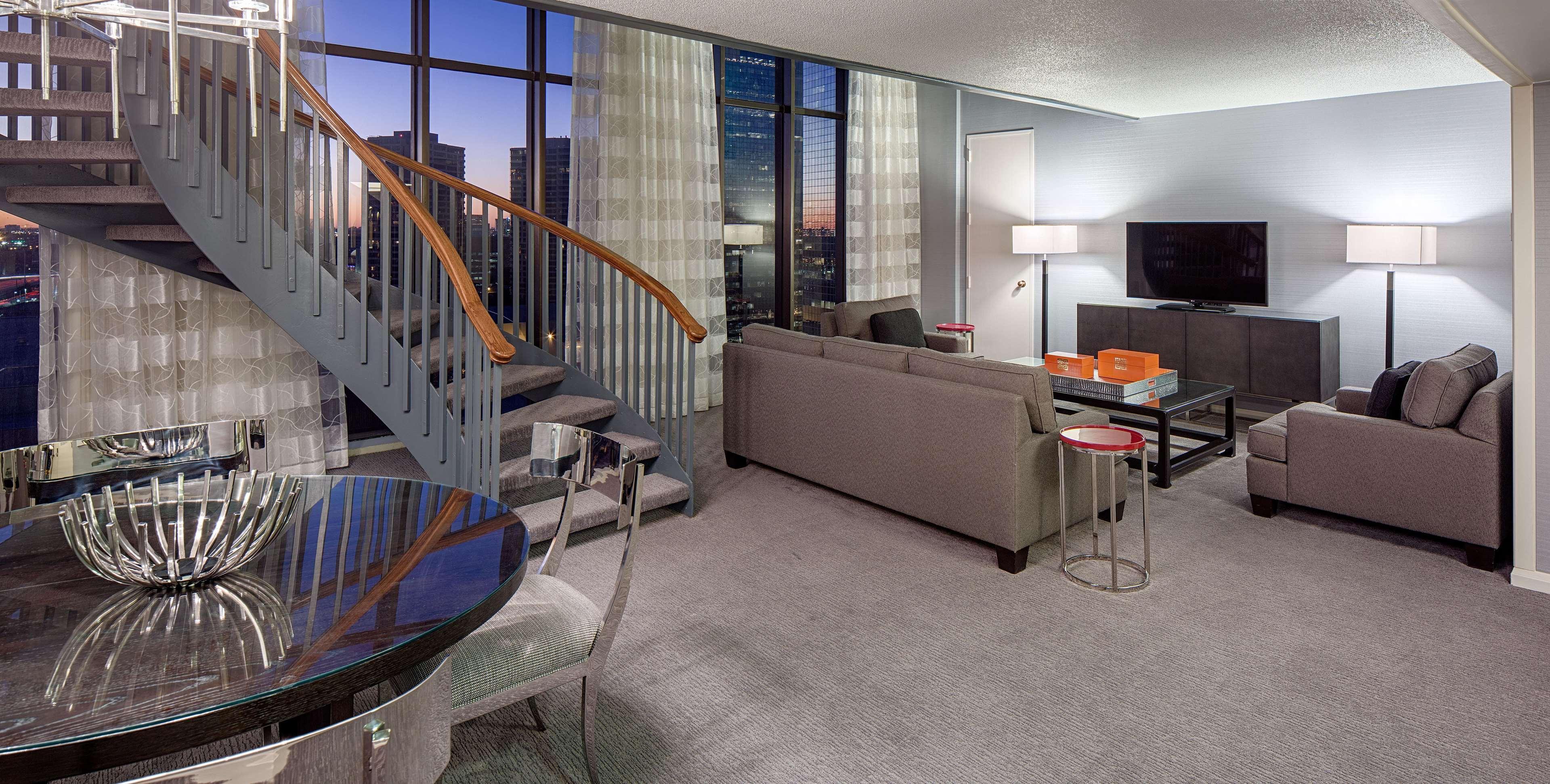 Doubletree By Hilton Hotel Houston Greenway Plaza Eksteriør bilde