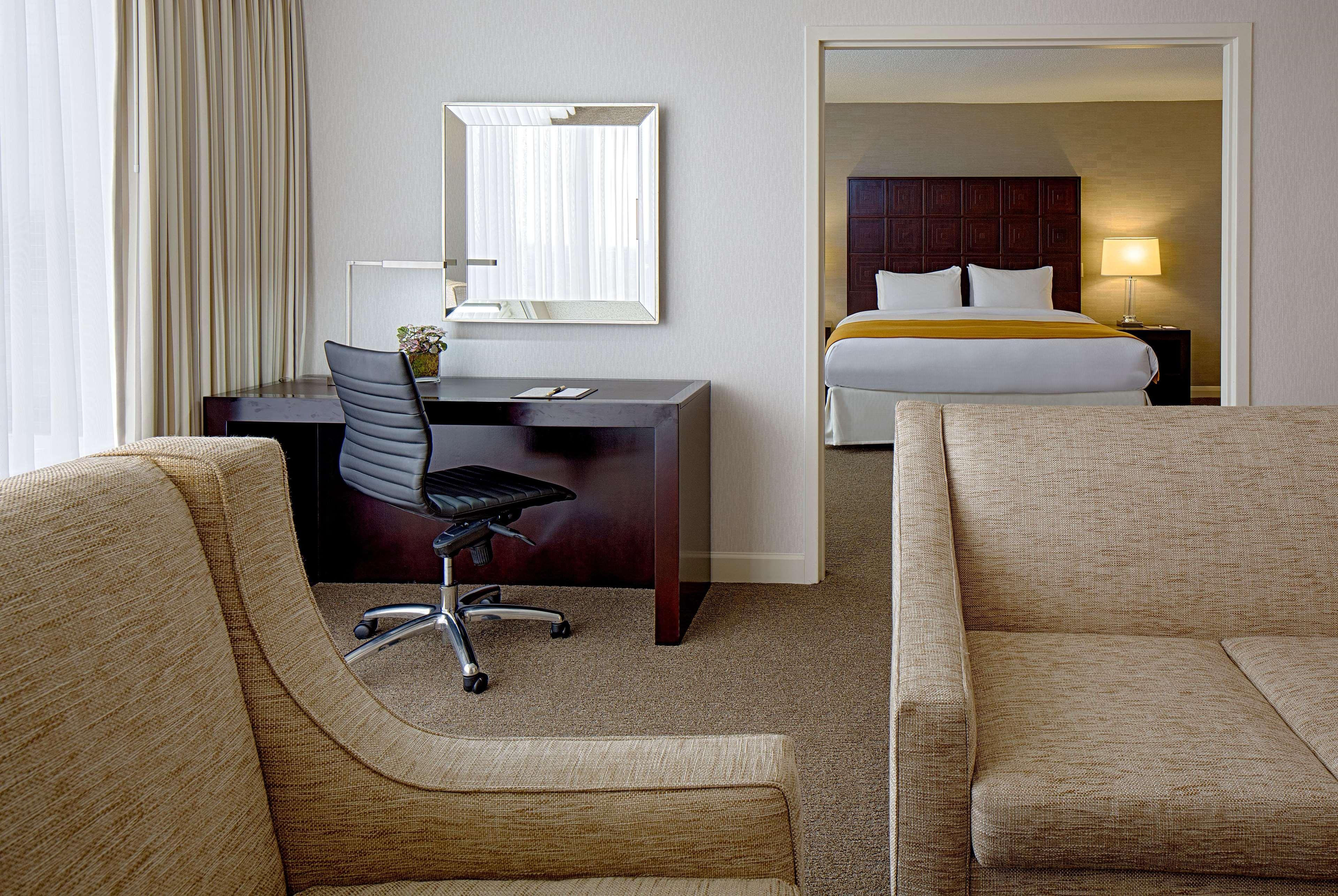 Doubletree By Hilton Hotel Houston Greenway Plaza Eksteriør bilde