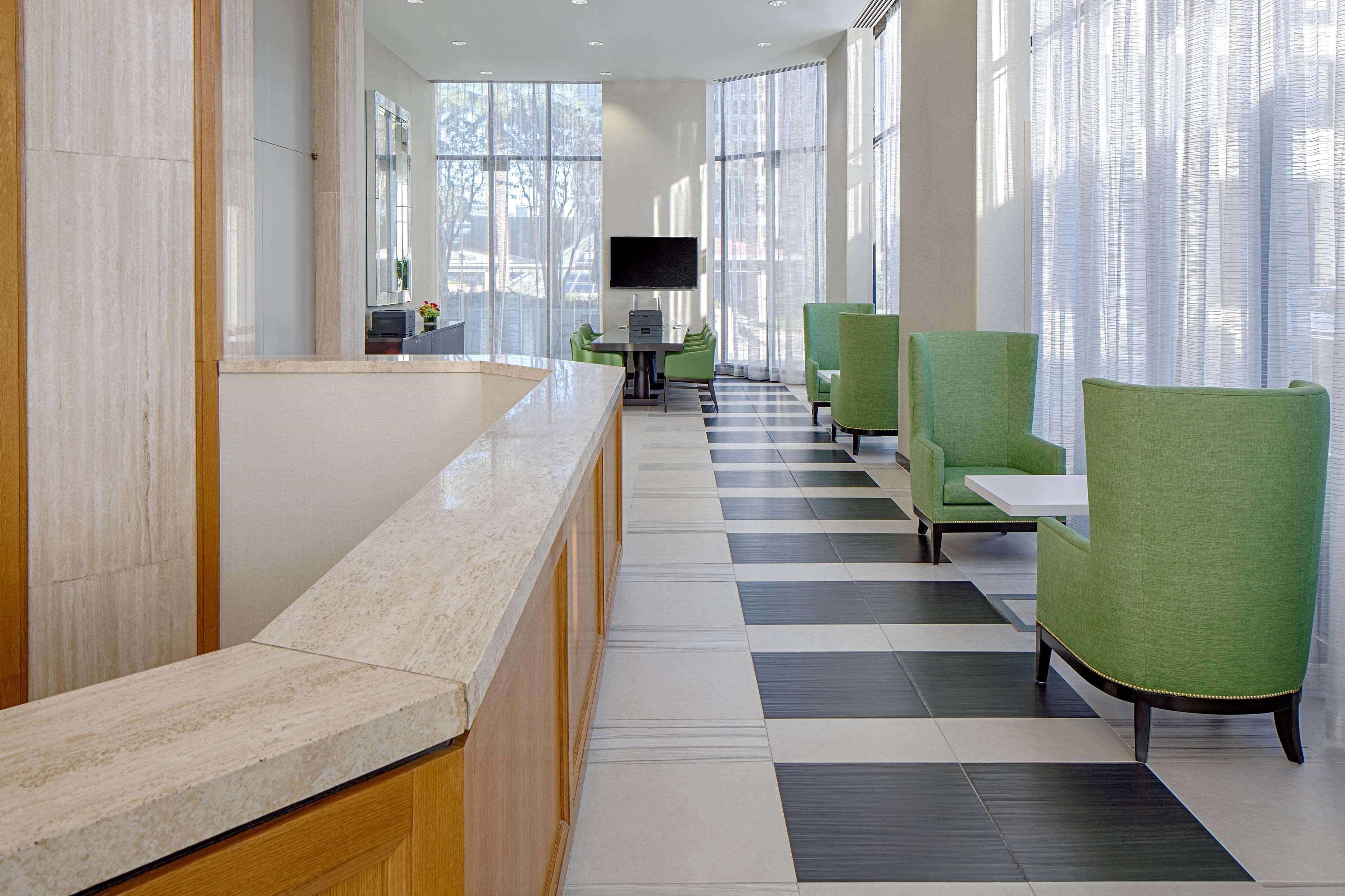 Doubletree By Hilton Hotel Houston Greenway Plaza Eksteriør bilde