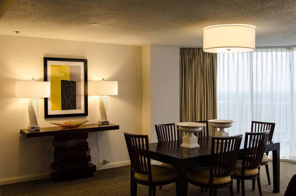 Doubletree By Hilton Hotel Houston Greenway Plaza Eksteriør bilde